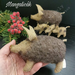 MANGALICÁK 5 DB/SZETT EGYEDI FENNTARTHATÓ TERMÉSZETES MINŐSÉGI ANYAGOK WALDORF JÁTÉK , Játék & Sport, Plüssállat & Játékfigura, Malac, Baba-és bábkészítés, Varrás, MESKA