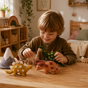 DINOSZAURUSZOK 6 DB/SZETT TERMÉSZETES ANYAGOK GYAPJÚFILC GYAPJÚ EGYEDI JÁTÉK DÍNÓK VULKÁN WALDORF  - Meska.hu