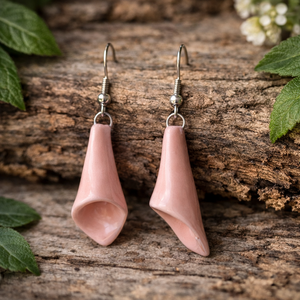 Púder Kála - fülbevaló, Ékszer, Fülbevaló, Lógó fülbevaló, Kerámia, MESKA