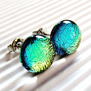 Hajnalcsillag bedugós dichroic üveg fülbevaló orvosi fém bedugón, üvegékszer - ékszer - fülbevaló - pötty fülbevaló - Meska.hu