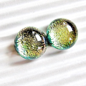 Hajnalcsillag bedugós dichroic üveg fülbevaló orvosi fém bedugón, üvegékszer - ékszer - fülbevaló - pötty fülbevaló - Meska.hu