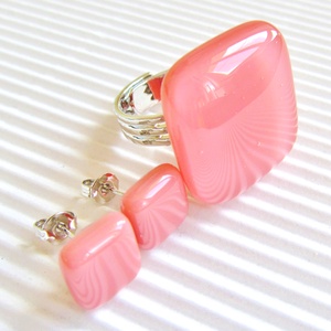 Lazacrózsaszín kocka üveg gyűrű és fülbevaló, üvegékszer szett -  - Meska.hu