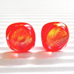 Ragyogó napsugár bedugós dichroic üveg fülbevaló orvosi fém bedugón, üvegékszer - ékszer - fülbevaló - pötty fülbevaló - Meska.hu Ragyogó napsugár bedugós dichroic üveg fülbevaló orvosi fém bedugón, üvegékszer - ékszer - fülbevaló - pötty fülbevaló - Meska.hu