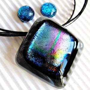 Hamvas napfelkelte dichroic üveg medál és fülbevaló, üvegékszer szett - ékszer - ékszerszett - Meska.hu Hamvas napfelkelte dichroic üveg medál és fülbevaló, üvegékszer szett - ékszer - ékszerszett - Meska.hu