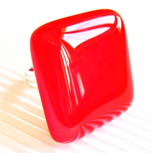 Ferrari piros üveg maxi gyűrű, üvegékszer - ékszer - gyűrű - statement gyűrű - Meska.hu