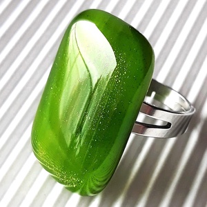 Lorien erdeje elegáns üveg gyűrű nemesacél alapon, üvegékszer - ékszer - gyűrű - statement gyűrű - Meska.hu