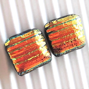Arany- piros szárnyú szentjánosbogárka dichroic üveg fülbevaló arany színű franciakapcsos akasztón, üvegékszer - ékszer - fülbevaló - lógó fülbevaló - Meska.hu Arany- piros szárnyú szentjánosbogárka dichroic üveg fülbevaló arany színű franciakapcsos akasztón, üvegékszer - ékszer - fülbevaló - lógó fülbevaló - Meska.hu