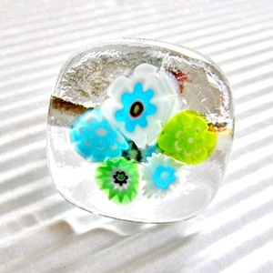 Tavaszi türkiz-almazöld virágtenger üveg gyűrű, millefiori, virág, üvegékszer - ékszer - gyűrű - statement gyűrű - Meska.hu