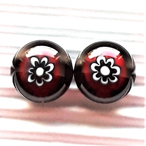 AKCIÓS! - Csoki-piros ezervirág millefiori üveg fülbevaló ORVOSI FÉM, üvegékszer  - ékszer - fülbevaló - pötty fülbevaló - Meska.hu