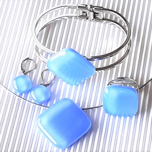 NEMESACÉL - Levendula minimal üveg medál és fülbevaló francia kapcsos akasztón, minimal, üvegékszer szett - ékszer - ékszerszett - Meska.hu