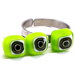 Klimt nyomán -  millefiori kockácska üveg fülbevaló ORVOSI FÉM alapon, üvegékszer  - ékszer - fülbevaló - pötty fülbevaló - Meska.hu