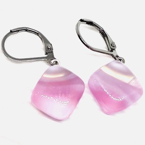 Rózsaszín fátyolfelhő üveg rombusz fülbevaló franciakapcsos, NEMESACÉL akasztón, üvegékszer - Meska.hu
