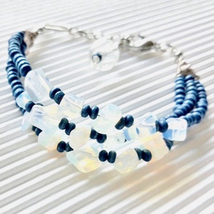 AKCIÓS - Blue jeans gyöngy karkötő, üveggyöngy, fagyöngy - ékszer - karkötő - gyöngyös karkötő - Meska.hu