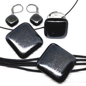 NEMESACÉL - Ezüst szürke metál fény rombusz üveg medál, karkötő és fülbevaló, minimal, üvegékszer szett - ékszer - ékszerszett - Meska.hu