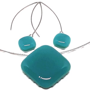 NEMESACÉL - Hamvas smaragd üveg rombusz medál és francia kapcsos fülbevaló, üvegékszer szett - ékszer - ékszerszett - Meska.hu