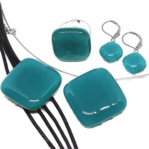 NEMESACÉL - Hamvas smaragd üveg rombusz medál és francia kapcsos fülbevaló, üvegékszer szett - ékszer - ékszerszett - Meska.hu