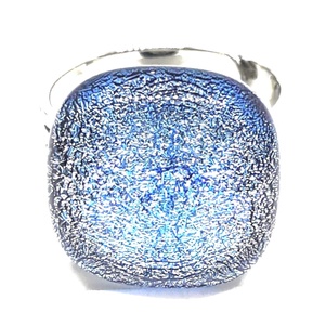 NEMESACÉL - Hamvas-kékes ezüst ragyogás dichroic üveg gyűrű, üvegékszer, Ékszer, Gyűrű, Statement gyűrű, Ékszerkészítés, Üvegművészet, MESKA