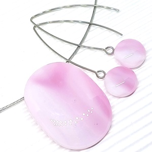 Mandula fátyolos pinkes rózsaszínben MAXI üveg medál és design lógós pötty fülbevaló, NEMESACÉL, üvegékszer szett - Meska.hu