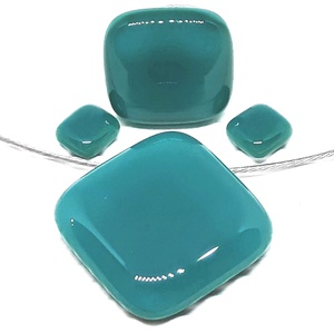 NEMESACÉL - Hamvas smaragd üveg rombusz medál, gyűrű és fülbevaló, üvegékszer szett - ékszer - ékszerszett - Meska.hu