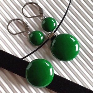 NEMESACÉL - Smaragd zöld pötty üveg nyaklánc, karkötő és francia kapcsos fülbevaló, üvegékszer szett - Meska.hu