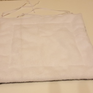 Székpárna, puha és meleg, leoldható kötővel. Bársonyos, ezüst-fekete hullámmintás, fehér thermo anyaggal. Új, egyedi - otthon & életmód - lakástextil - székpárna, huzat - Meska.hu