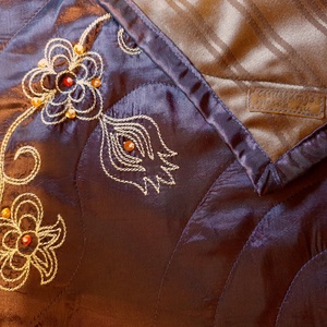 Sötétbordó selyem asztalterítő, abrosz, virágmintával. Új, egyedi, kézműves termék - otthon & életmód - konyhafelszerelés, tálalás - tálalás - terítő - Meska.hu Sötétbordó selyem asztalterítő, abrosz, virágmintával. Új, egyedi, kézműves termék - otthon & életmód - konyhafelszerelés, tálalás - tálalás - terítő - Meska.hu