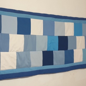 Falvédő, kék - fehér patchwork, 160 cm. Új, egyedi, kézműves termék, ajándéknak is - otthon & életmód - lakástextil - falvédő - Meska.hu