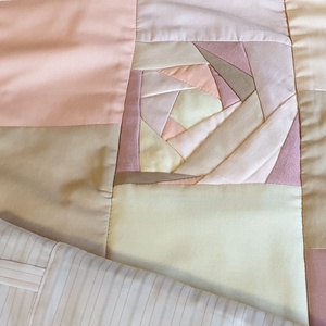 Falvédő, puha és vastag, pasztell rózsaszín  bézs, patchwork rózsával, 160 cm. Új, egyedi, kézműves termék - otthon & életmód - lakástextil - falvédő - Meska.hu