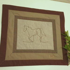 My Horse: puha falikép, textilkép, szabad gépi tűzéssel, mosható. 54x48 cm. Új, egyedi, kézműves termék, ajándéknak is  - Meska.hu