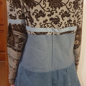 Tunika, pulóver. Kötött, puha, barna virágos és kék farmer, M, 40 méret. Egyedi tervezésű, kézműves. Upcycled, NoWaste. , Ruha & Divat, Női ruha, Tunika, Újrahasznosított alapanyagból készült termékek, Varrás, MESKA
