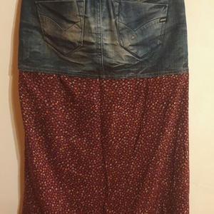 Szoknya, farmer és bordó virágos. S, 38 méret. Új, Egyedi tervezésű, kézműves termék. Upcycled, NoWaste. - ruha & divat - női ruha - szoknya - Meska.hu