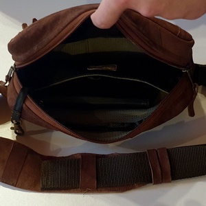 Kis hátizsák, crosstáska, sling bag, férfiaknak. Valódi bőr, barna, vízzáró, tabletnek is. Új, egyedi, kézműves termék - táska & tok - hátizsák - kishátizsák - Meska.hu
