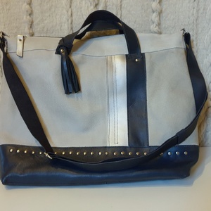 Válltáska, kézitáska, valódi bőr. Kék, halványszürke, ezüst. Új, egyedi, kézműves. Ajándéknak is - táska & tok - kézitáska & válltáska - válltáska - Meska.hu