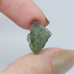 Moldavit - Valódi Moldavit nyaklánc, kivehető Moldavit Ásvány Szütyő nyakláncban (0.84g) - Meska.hu