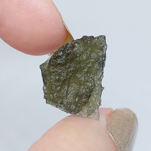 Moldavit - Valódi Moldavit nyaklánc, kivehető Moldavit Ásvány Szütyő nyakláncban (1.40g) - ékszer - nyaklánc - medálos nyaklánc - Meska.hu