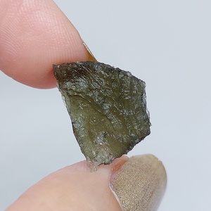 Moldavit - Valódi Moldavit nyaklánc, kivehető Moldavit Ásvány Szütyő nyakláncban (1.40g) - ékszer - nyaklánc - medálos nyaklánc - Meska.hu