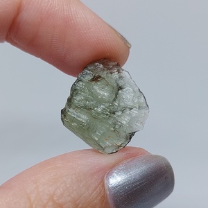 Moldavit karkötő vékony fonal szütyőben (kivehető) - ékszer - karkötő - fonott karkötő - Meska.hu