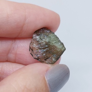 Moldavit karkötő vékony fonal szütyőben (kivehető) - ékszer - karkötő - fonott karkötő - Meska.hu