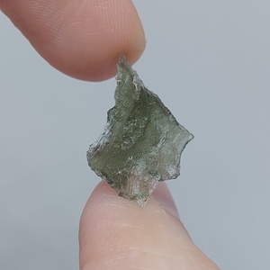 Moldavit - Valódi Moldavit nyaklánc, kivehető Moldavit Ásvány Szütyő nyakláncban (0.94g) - Meska.hu