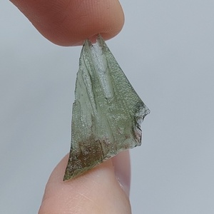 Moldavit - Valódi Moldavit nyaklánc, kivehető Moldavit Ásvány Szütyő nyakláncban (0.76g), Ékszer, Nyaklánc, Medálos nyaklánc, Csomózás, MESKA