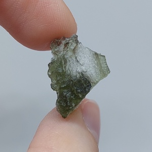 Moldavit - Valódi Moldavit nyaklánc, kivehető Moldavit Ásvány Szütyő nyakláncban (0.84g), Ékszer, Nyaklánc, Medálos nyaklánc, Csomózás, MESKA