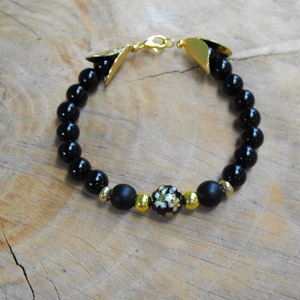 Aranyló virágok, feketében - ékszer - karkötő - gyöngyös karkötő - Meska.hu