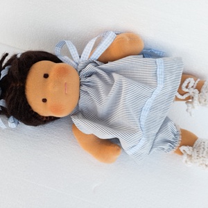 Édes kis Waldorf típusú baba keresi játszópajtását  - játék & sport - baba & babaház - öltöztethető baba - Meska.hu