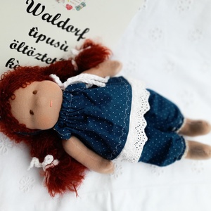 Copfos cuki Waldorf típusú baba pettyes ruhácskában - játék & sport - baba & babaház - öltöztethető baba - Meska.hu