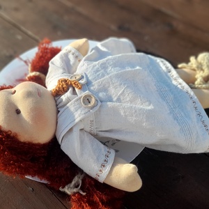 Édes copfos Waldorf  baba keresi pajtását - játék & sport - baba & babaház - öltöztethető baba - Meska.hu