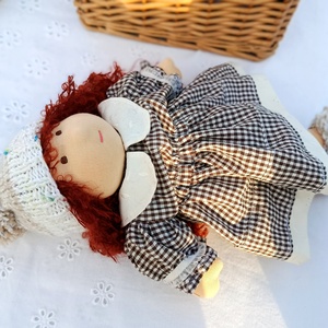 Édes kis bongyor szeretgetős Waldorf baba , Játék & Sport, Baba & babaház, Öltöztethető baba, Baba-és bábkészítés, MESKA