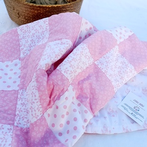 Pihe puha takaró nyuszis nyunyókával Babaváró-Babaköszöntő ajándéknak - játék & sport - babalátogató ajándékcsomag - Meska.hu Pihe puha takaró nyuszis nyunyókával Babaváró-Babaköszöntő ajándéknak - játék & sport - babalátogató ajándékcsomag - Meska.hu