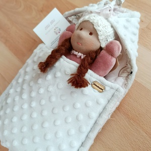 Alvózsákos cipelhetős Waldorf típusú manóbaba  - játék & sport - baba & babaház - babaruha, babakellék - Meska.hu Alvózsákos cipelhetős Waldorf típusú manóbaba  - játék & sport - baba & babaház - babaruha, babakellék - Meska.hu