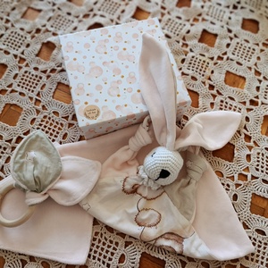 Gyönyörű natúr Babaváró-Babaköszöntő ajándék szett díszdobozban  - játék & sport - babalátogató ajándékcsomag - Meska.hu