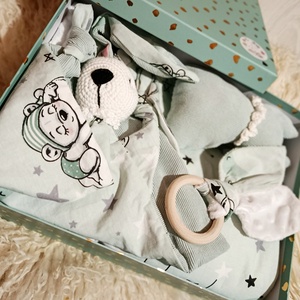 Gyönyörű 5 részes Babaváró-Babaköszöntő ajándék szett díszdobozban  - Meska.hu
